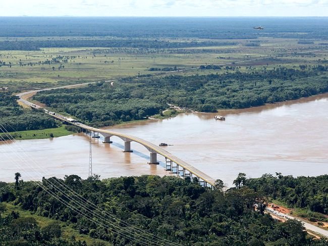 Ponte no Rio Madeira